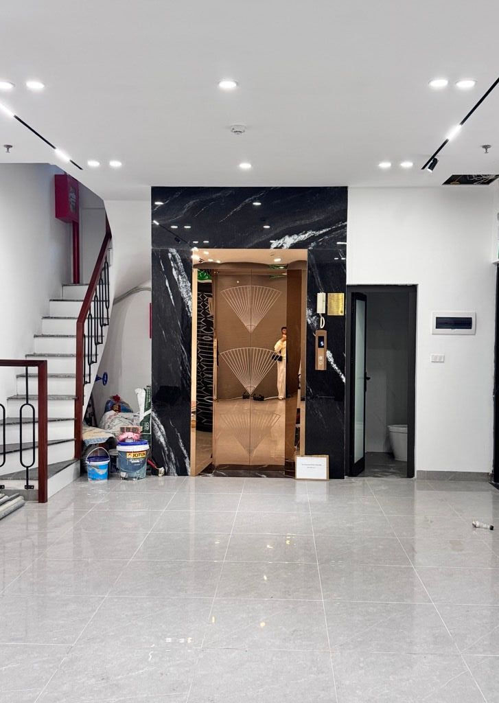 CỔ NHUẾ - MẶT NGÕ Ô TÔ TRÁNH -LÔ GÓC 2 THOÁNG –NỘI THẤT ĐẸP - VỪA Ở VỪA KINH DOANH.